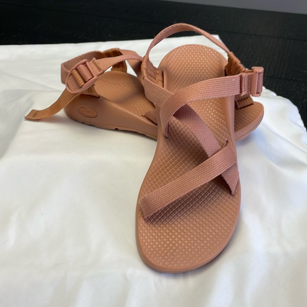 Women’s Chaco Sandals Size 8 Peach VGUC